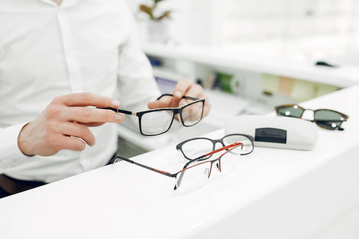 เลนส์ของแว่นตาไม่ตรงกับค่าสายตา